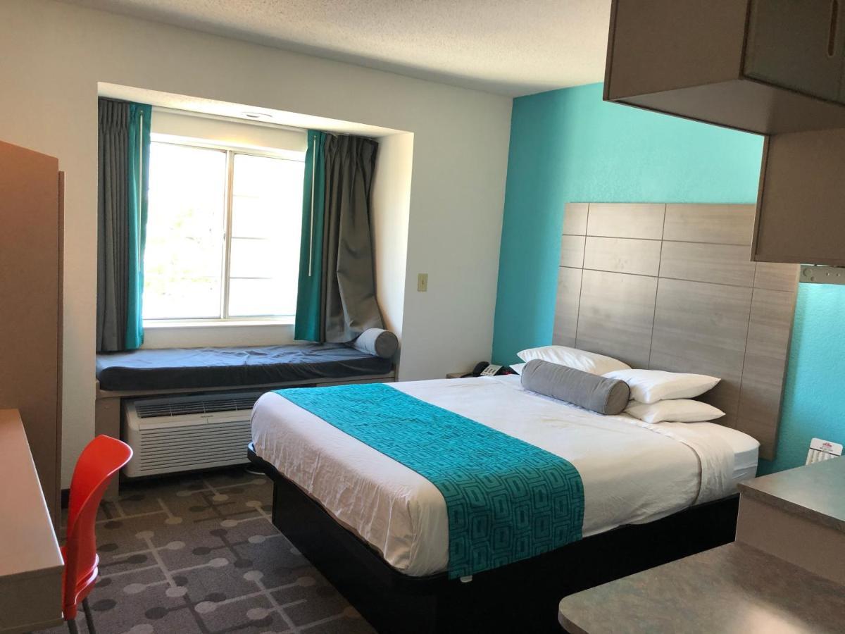 Red Lion Inn & Suites Elk Grove Village Esterno foto