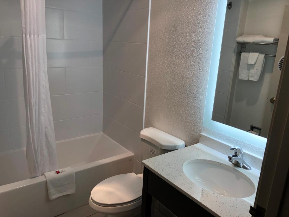 Red Lion Inn & Suites Elk Grove Village Esterno foto