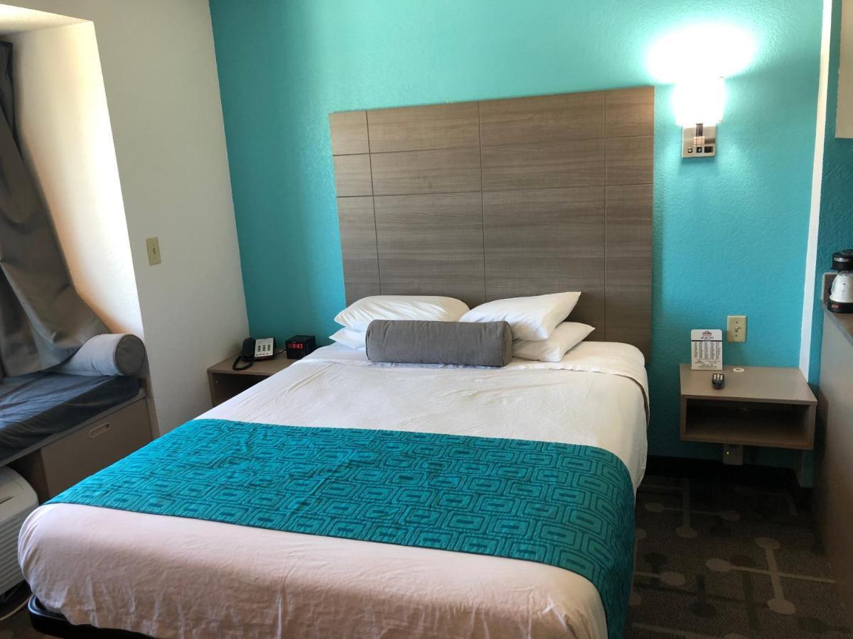 Red Lion Inn & Suites Elk Grove Village Esterno foto