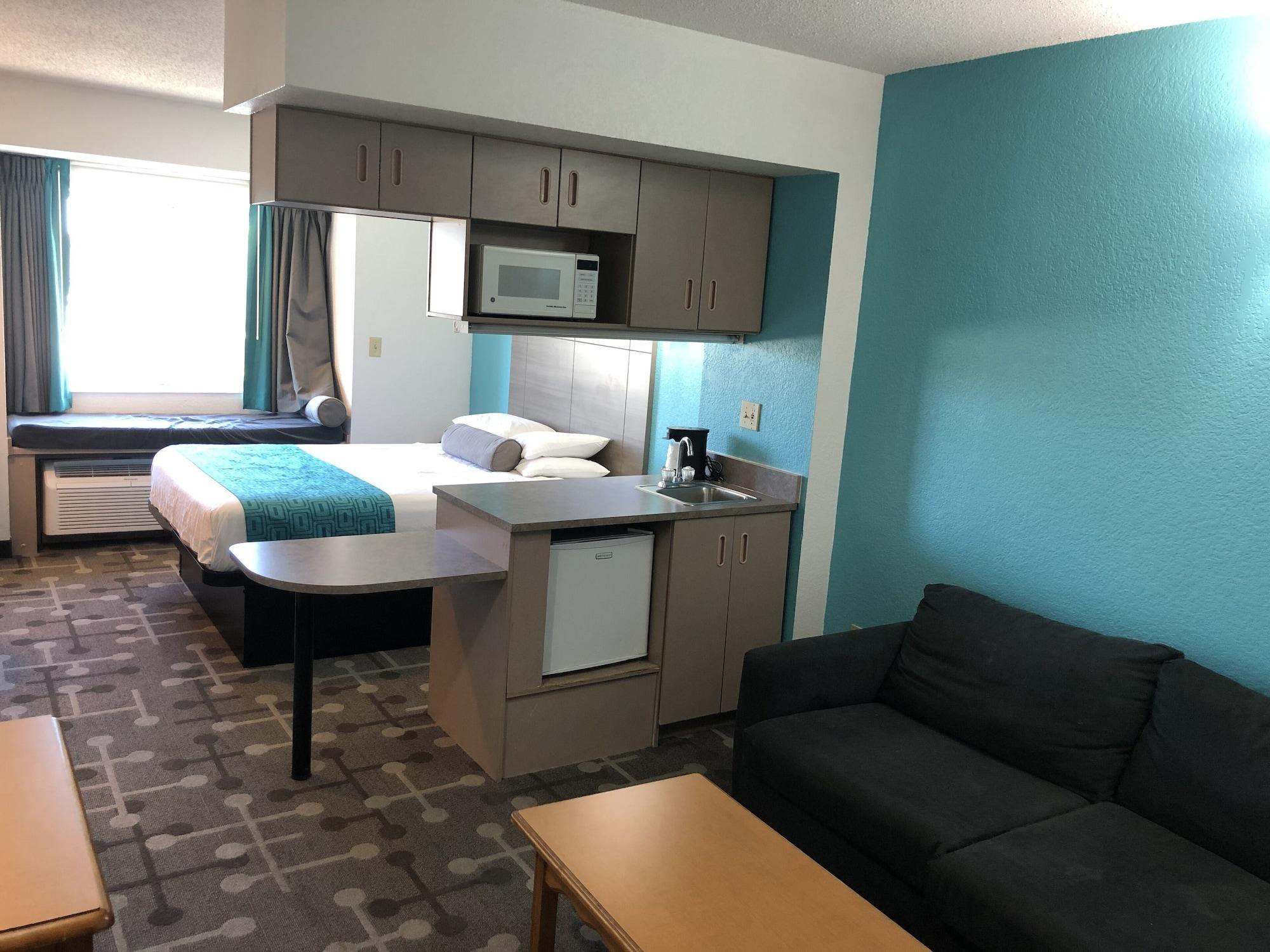 Red Lion Inn & Suites Elk Grove Village Esterno foto