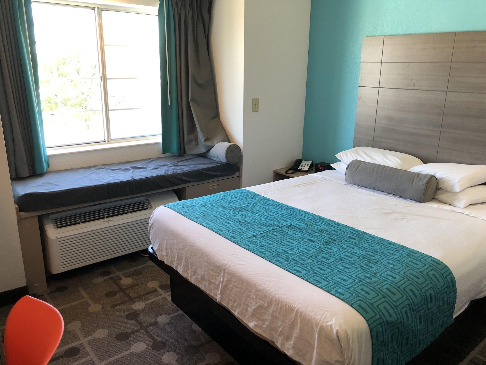 Red Lion Inn & Suites Elk Grove Village Esterno foto