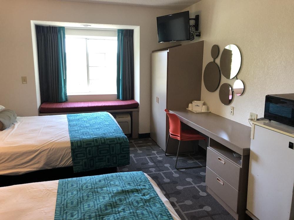 Red Lion Inn & Suites Elk Grove Village Esterno foto